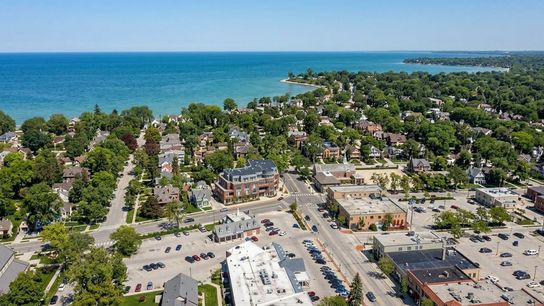Moving to Shorewood, Wisconsin: North Shore Living Just Minutes From Downtown Milwaukee (Featured)